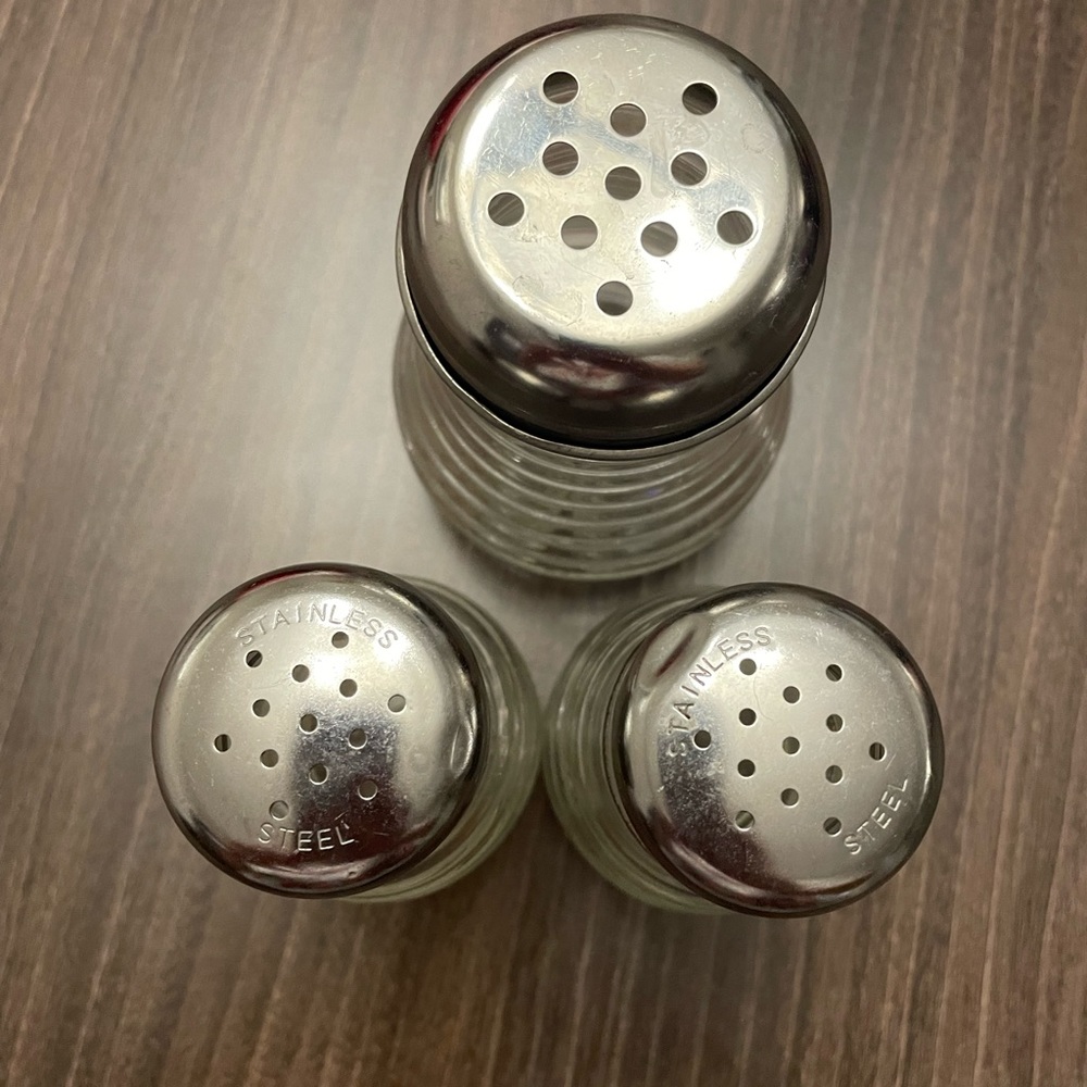 Clear Ribbed Glass Salt Pepper Shaker Art Deco Geometric Vintage Retro